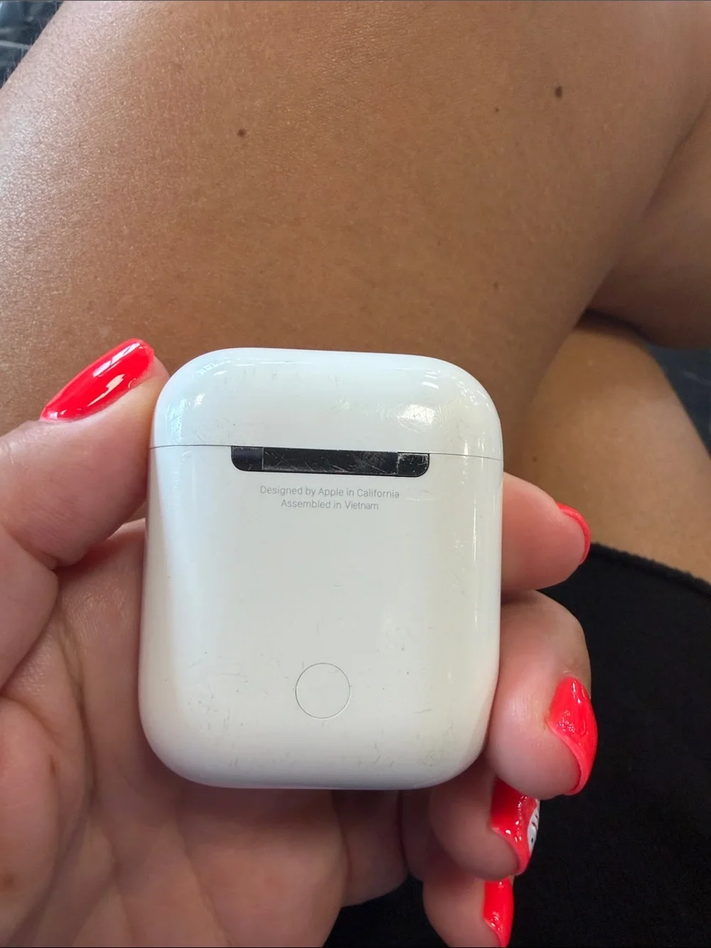 Apple White Earbud Charging Case